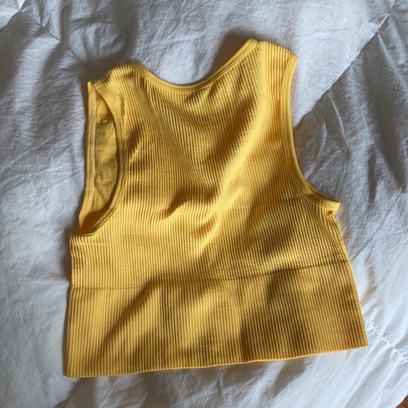 FREE Yellow ribbed tank - Picture 5 of 5